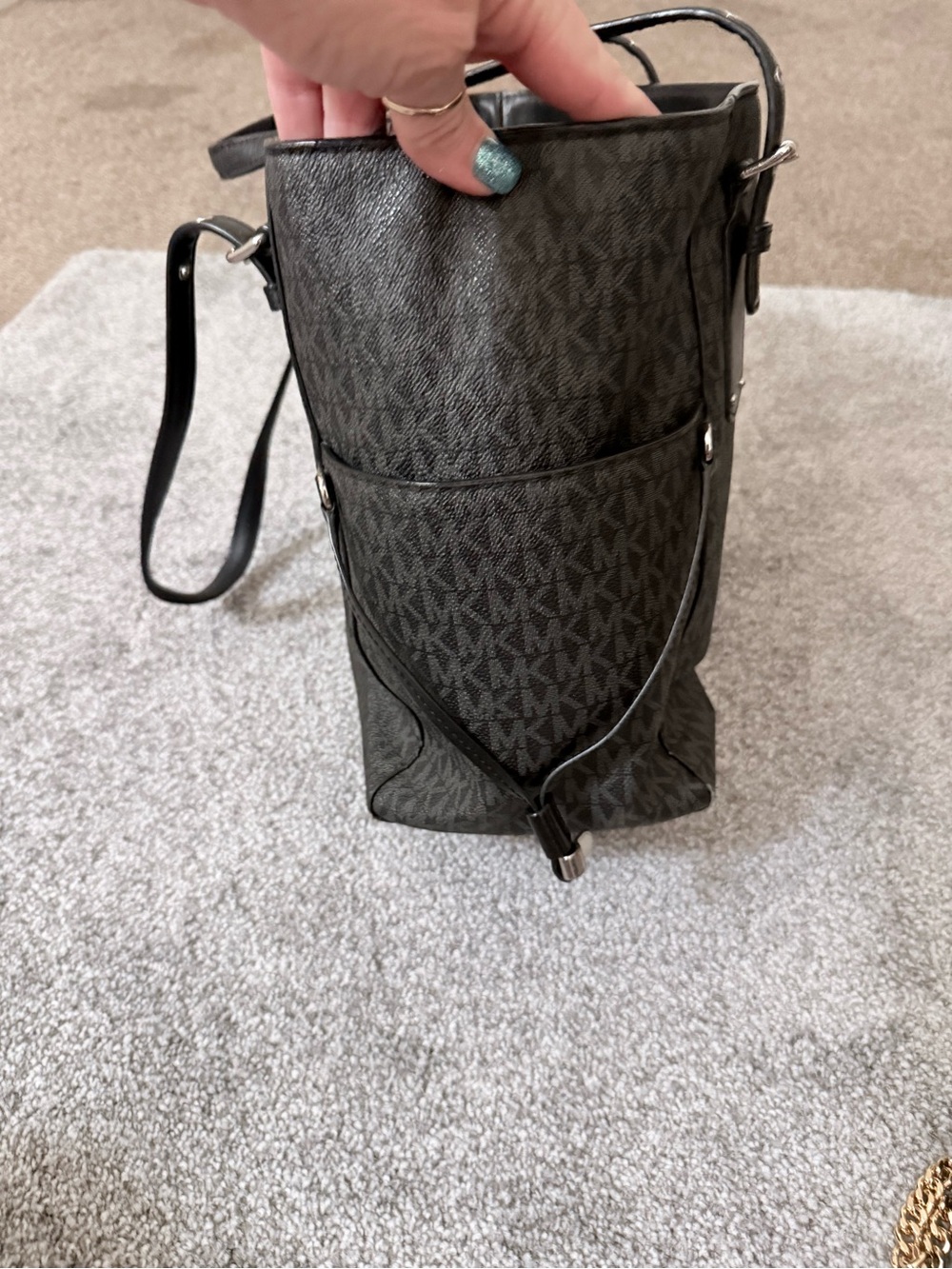 Michael Kors Black MK Signature Tote - Picture 3 of 9